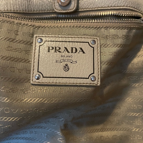 Very Nice authentic two tones leather Prada bag. - Picture 10 of 11